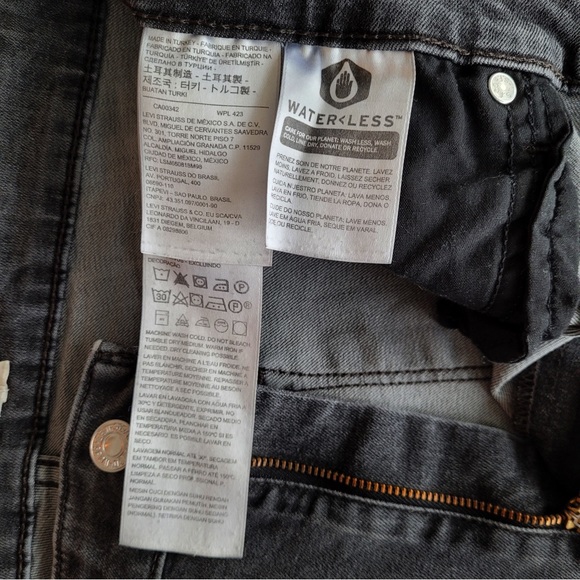 Levi’s cropped grey wash denim jeans - Picture 9 of 13